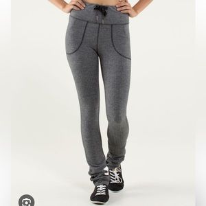 2013 Lululemon Skinny Will Pant in Textured Heathered Slate / Black